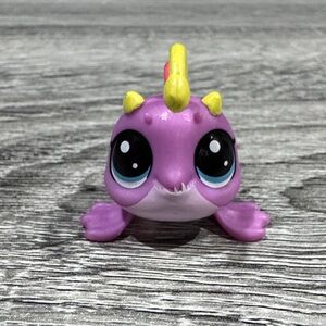 Littlest Pet Shop | Diva Squad #2-62: Stan Anglefish - Collectible Toy Figure